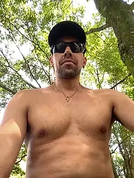 Snapshot of dantedesirexx chatting on 01/22/25, 07:03 dantedesirexx online show from 01/22/25, 07:03