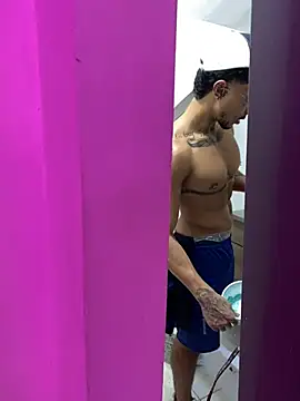 Snapshot of dantedesirexx chatting on 01/29/25, 09:17 dantedesirexx online show from 01/29/25, 09:17