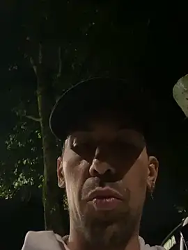 Snapshot of dantedesirexx chatting on 02/03/25, 07:51 dantedesirexx online show from 02/03/25, 07:51