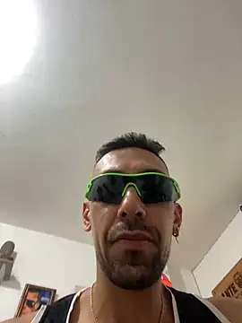 Snapshot of dantedesirexx chatting on 02/06/25, 08:45 dantedesirexx online show from 02/06/25, 08:45