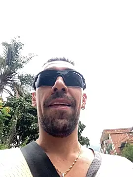 Snapshot of dantedesirexx chatting on 02/11/25, 07:05 dantedesirexx online show from 02/11/25, 07:05