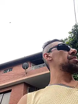 Snapshot of dantedesirexx chatting on 02/11/25, 10:07 dantedesirexx online show from 02/11/25, 10:07