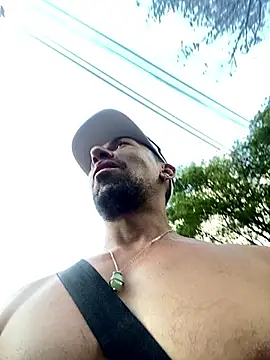 Snapshot of dantedesirexx chatting on 02/22/25, 10:20 dantedesirexx online show from 02/22/25, 10:20