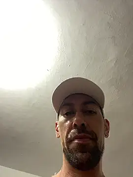 Snapshot of dantedesirexx chatting on 02/24/25, 09:41 dantedesirexx online show from 02/24/25, 09:41