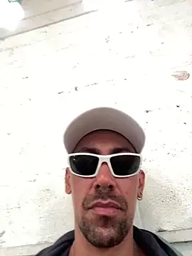 Snapshot of dantedesirexx chatting on 02/27/25, 05:58 dantedesirexx online show from 02/27/25, 05:58