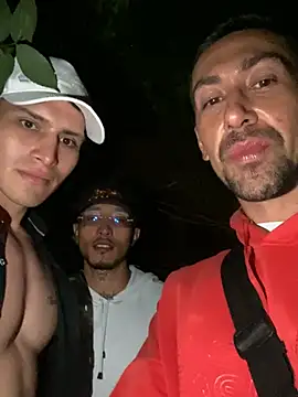 Snapshot of dantedesirexx chatting on 03/02/25, 05:33 dantedesirexx online show from 03/02/25, 05:33