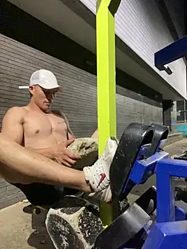 Snapshot of dantedesirexx chatting on 03/15/25, 04:57 dantedesirexx online show from 03/15/25, 04:57