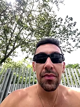 Snapshot of dantedesirexx chatting on 10/03/25, 03:31 dantedesirexx online show from 10/03/25, 03:31