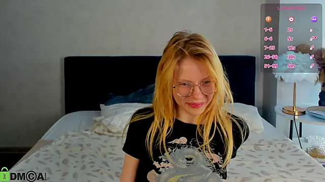 Snapshot of Esme_Runn chatting on 05/21/26, 03:13 Esme Runn online show from 05/21/26, 03:13