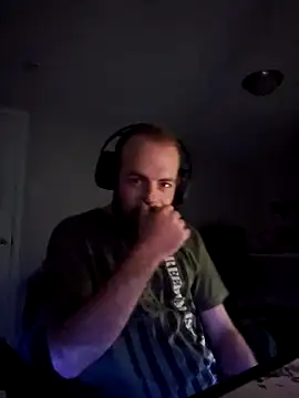 Snapshot of SirYummy18 chatting on 12/07/24, 07:05 SirYummy18 online show from 12/07/24, 07:05