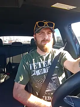 Snapshot of SirYummy18 chatting on 01/15/25, 07:12 SirYummy18 online show from 01/15/25, 07:12