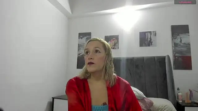 CarolinaGlamour online show from 10/23/25, 07:56