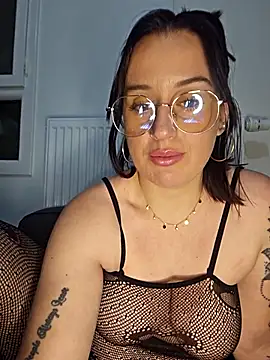 lindsay 33off online show from 02/17/26, 09:21