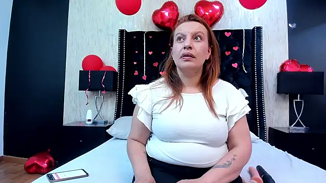 Snapshot of RoxieJackson chatting on 02/07/25, 09:37 RoxieJackson online show from 02/07/25, 09:37