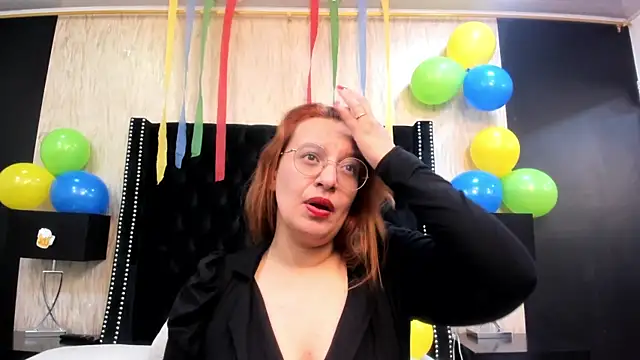 Snapshot of RoxieJackson chatting on 09/26/25, 11:47 RoxieJackson online show from 09/26/25, 11:47