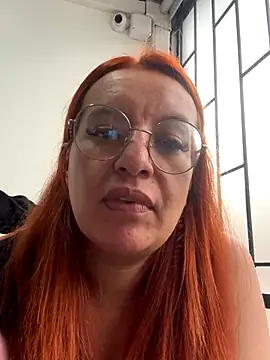 Snapshot of RoxieJackson chatting on 10/18/25, 12:06 RoxieJackson online show from 10/18/25, 12:06