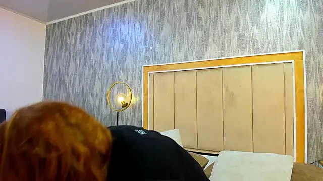 Snapshot of RoxieJackson chatting on 11/24/25, 11:32 RoxieJackson online show from 11/24/25, 11:32