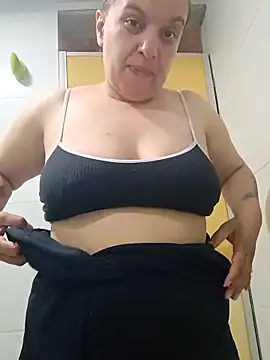 Snapshot of RoxieJackson chatting on 11/29/25, 10:13 RoxieJackson online show from 11/29/25, 10:13