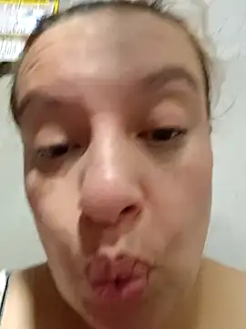 Snapshot of RoxieJackson chatting on 11/30/25, 01:04 RoxieJackson online show from 11/30/25, 01:04