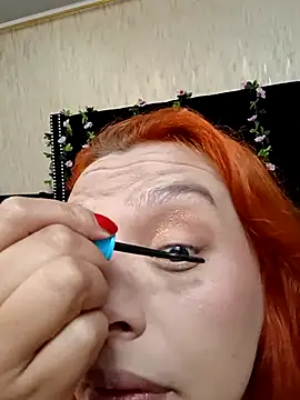 Snapshot of RoxieJackson chatting on 12/05/25, 11:41 RoxieJackson online show from 12/05/25, 11:41