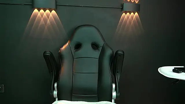 CallumMuscle online show from 01/04/25, 02:56