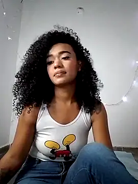 evafoxs online show from 02/04/25, 10:34