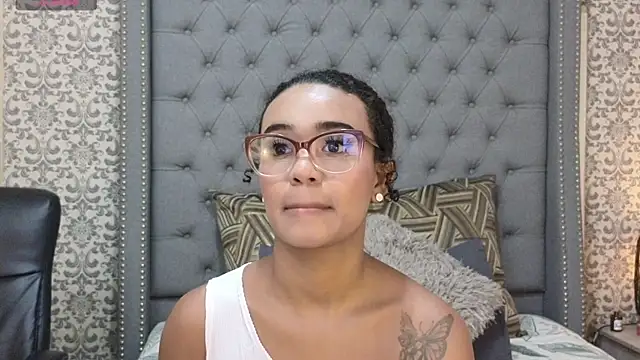 evafoxs online show from 03/21/25, 01:12