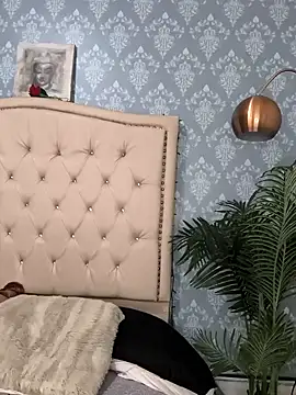 evafoxs online show from 09/22/25, 08:44