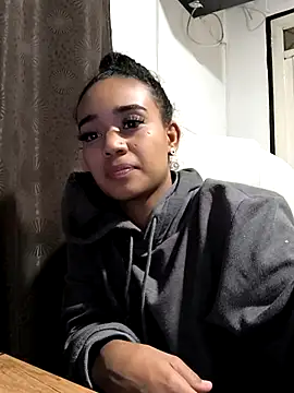 evafoxs online show from 10/24/25, 05:59