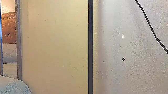 evafoxs online show from 12/15/25, 10:36