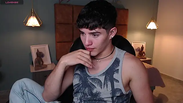 AlejooTwink online show from 02/02/25, 11:32