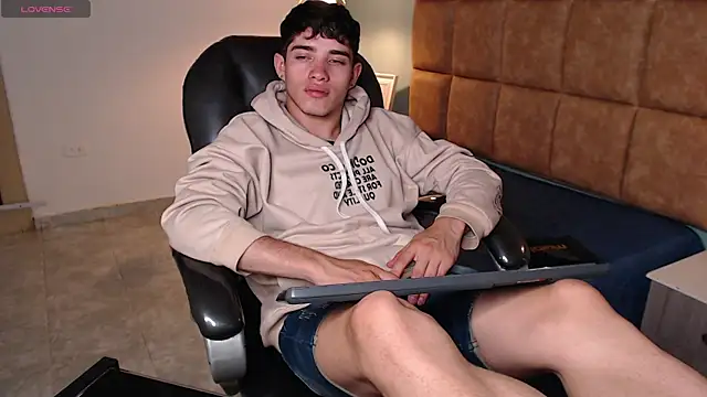 AlejooTwink online show from 02/09/25, 07:19