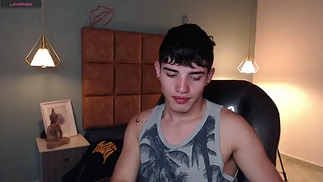 AlejooTwink online show from 02/10/25, 07:07