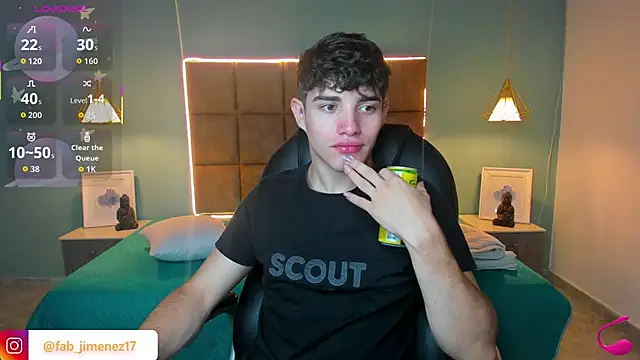 AlejooTwink online show from 09/13/25, 02:44