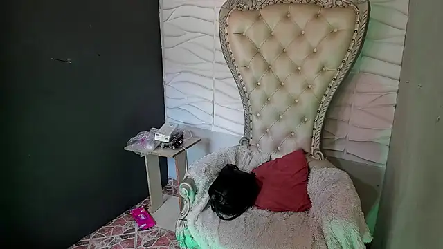 Layla 707 online show from 03/19/26, 06:12