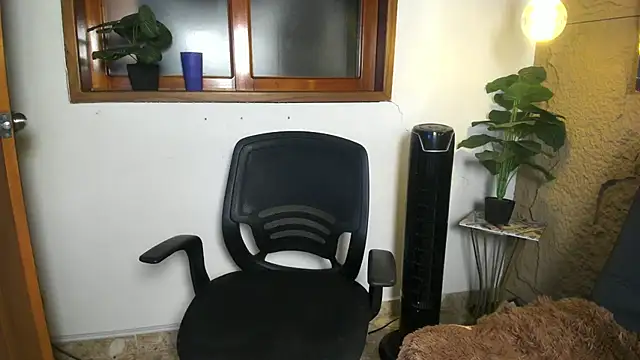 Layla 707 online show from 04/21/26, 08:55