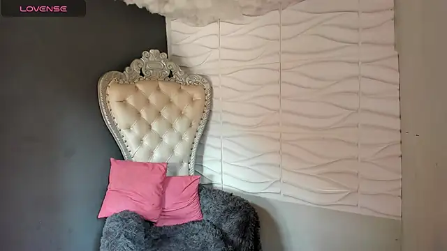 Layla 707 online show from 04/23/26, 05:59