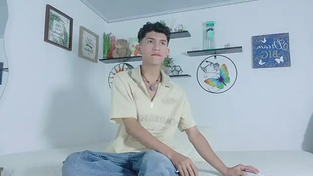 Snapshot of Noah_tyler_ chatting on 07/06/26, 07:16 Noah tyler online show from 07/06/26, 07:16