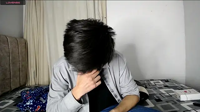 Yellowpokemon23 online show from 11/14/25, 03:16