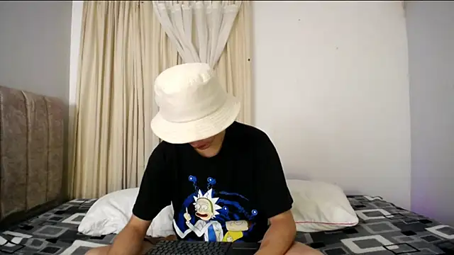 Yellowpokemon23 online show from 04/01/26, 09:34