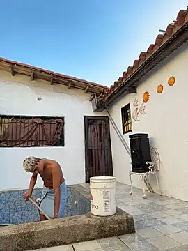 Leo bunny hot online show from 10/29/25, 09:16