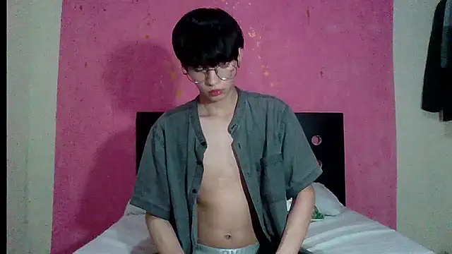 Snapshot of seung_vinblue chatting on 12/04/24, 12:19 seung vinblue online show from 12/04/24, 12:19