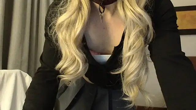 Snapshot of Reneta_Rebekka_Lopez chatting on 05/01/26, 06:45 Reneta Rebekka Lopez online show from 05/01/26, 06:45