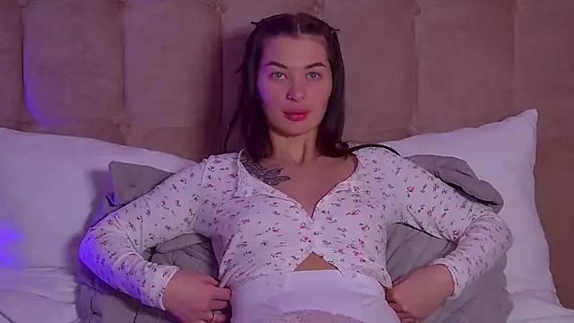 AlexandraBloom online show from 02/27/25, 02:32