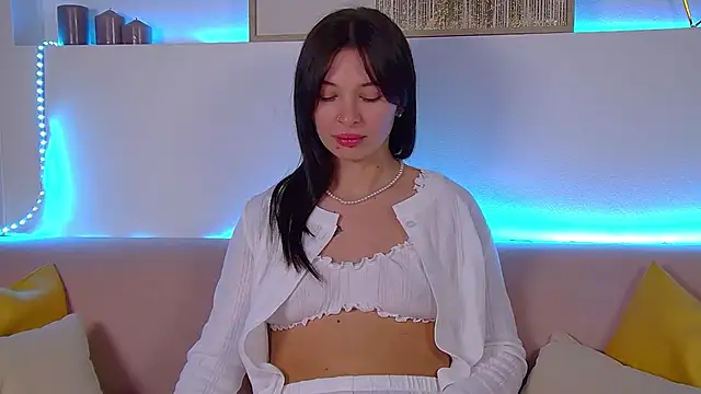 AlexandraBloom online show from 03/06/25, 09:31