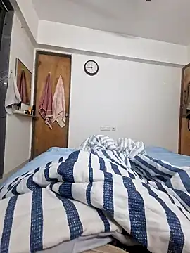 Snapshot of vivanpraj999 chatting on 02/05/25, 05:53 vivanpraj999 online show from 02/05/25, 05:53