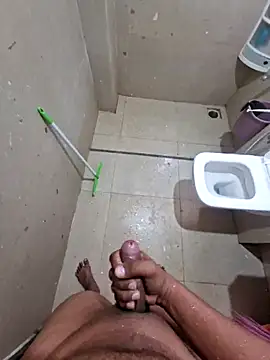 Snapshot of vivanpraj999 chatting on 10/29/25, 04:15 vivanpraj999 online show from 10/29/25, 04:15