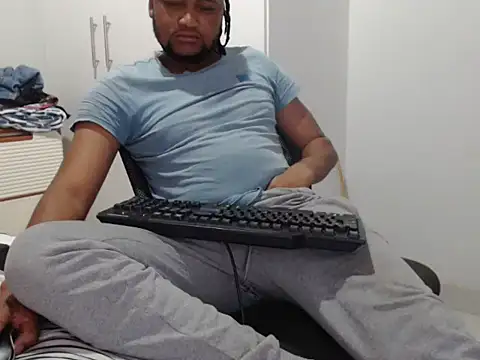 Snapshot of sexybobreezy chatting on 02/04/26, 02:45 sexybobreezy online show from 02/04/26, 02:45