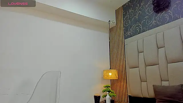 Snapshot of chimi88 chatting on 03/08/25, 04:28 chimi88 online show from 03/08/25, 04:28