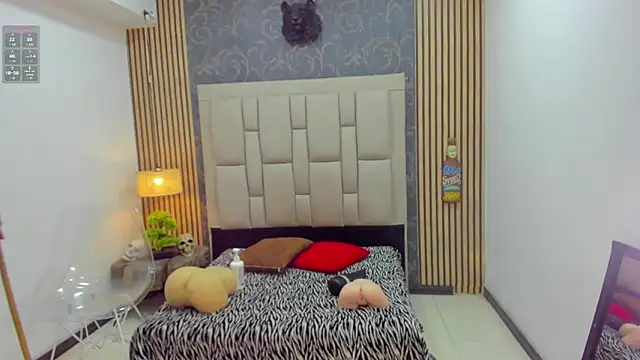 Snapshot of chimi88 chatting on 10/29/25, 12:29 chimi88 online show from 10/29/25, 12:29